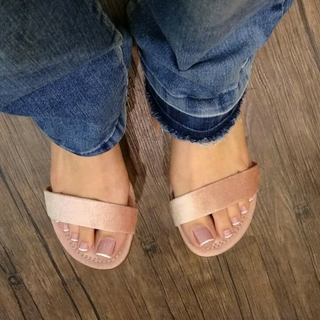 Isa Pes feet photo thumbnail