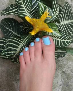 Isa Pes feet photo thumbnail