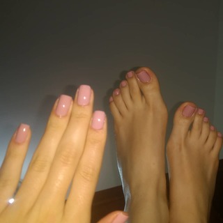 Isa Pes feet photo thumbnail