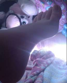 Isa Pes feet photo thumbnail
