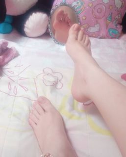 Isa Pes feet photo thumbnail