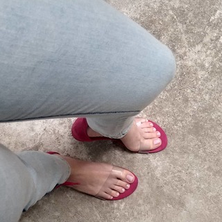 Isa Pes feet photo thumbnail