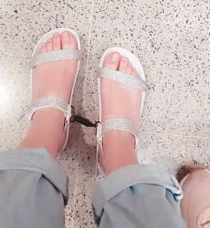 Isa Pes feet photo thumbnail