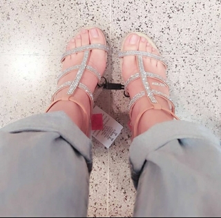 Isa Pes feet photo thumbnail
