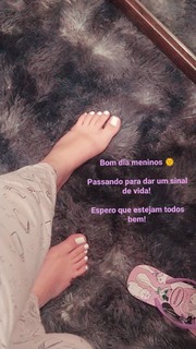 Isa Pes feet photo thumbnail