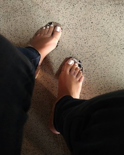 Isa Pes feet photo thumbnail