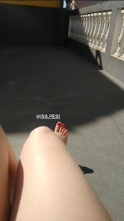 Isa Pes feet photo thumbnail