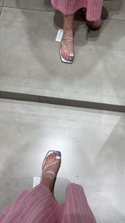 Isa Pes feet photo 2