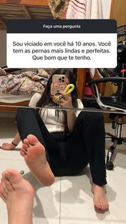Isa Pes feet photo 1