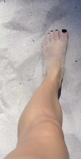 Isabel Brown feet photo 4