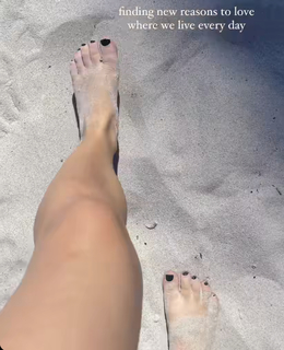 Isabel Brown feet photo 3