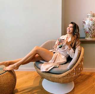 Isabel Cristina Estrada feet photo 11