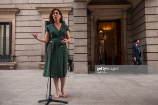 Isabel Díaz Ayuso feet photo thumbnail