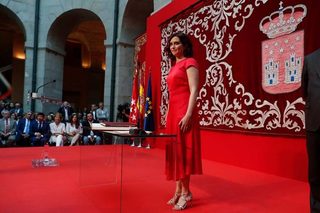 Isabel Díaz Ayuso feet photo thumbnail