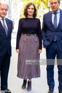 Isabel Díaz Ayuso feet photo thumbnail