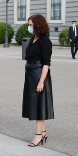 Isabel Díaz Ayuso feet photo thumbnail