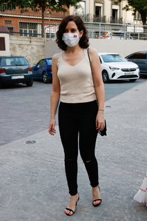 Isabel Díaz Ayuso feet photo thumbnail