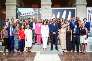 Isabel Díaz Ayuso feet photo thumbnail