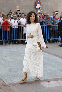 Isabel Díaz Ayuso feet photo thumbnail