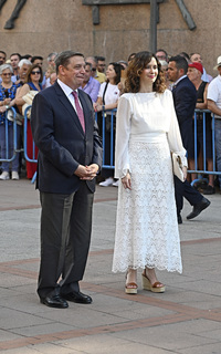 Isabel Díaz Ayuso feet photo thumbnail