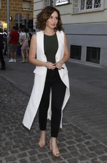 Isabel Díaz Ayuso feet photo thumbnail