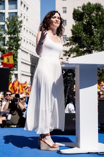 Isabel Díaz Ayuso feet photo thumbnail