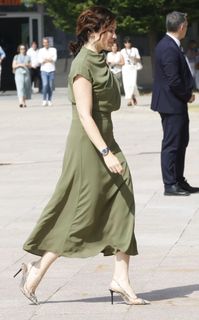 Isabel Díaz Ayuso feet photo thumbnail