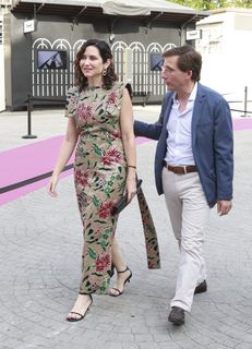 Isabel Díaz Ayuso feet photo thumbnail