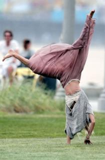 Isabel Lucas feet photo thumbnail