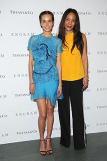 Isabel Lucas feet photo thumbnail