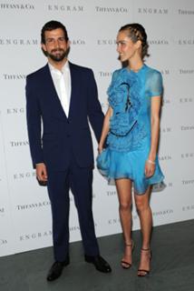 Isabel Lucas feet photo thumbnail