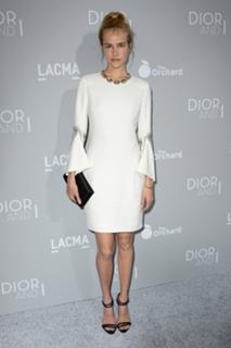 Isabel Lucas feet photo thumbnail
