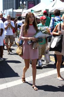 Isabel Lucas feet photo thumbnail