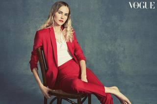 Isabel Lucas feet photo thumbnail