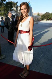 Isabel Lucas feet photo thumbnail
