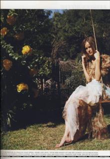 Isabel Lucas feet photo thumbnail