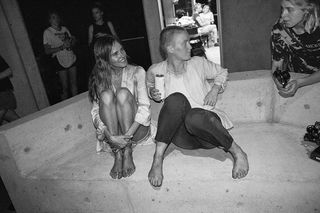 Isabel Lucas feet photo thumbnail