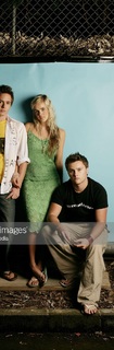 Isabel Lucas feet photo thumbnail