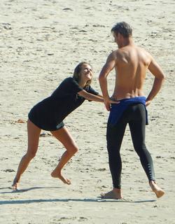Isabel Lucas feet photo thumbnail