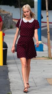Isabel Lucas feet photo thumbnail