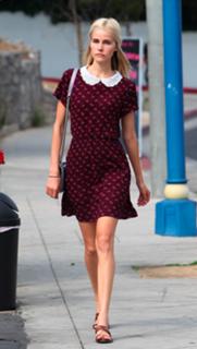 Isabel Lucas feet photo thumbnail