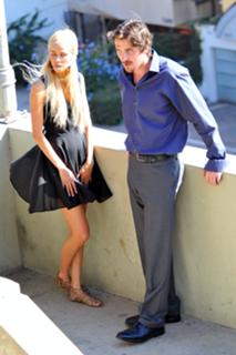 Isabel Lucas feet photo thumbnail