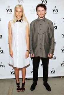 Isabel Lucas feet photo thumbnail