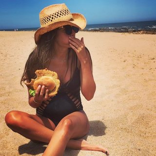 Isabel Macedo feet photo 17