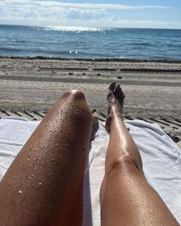 Isabel Macedo feet photo 1