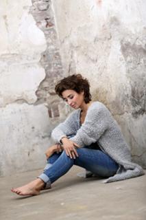 Isabel Varell feet photo thumbnail