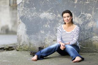 Isabel Varell feet photo thumbnail
