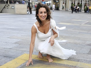 Isabel Varell feet photo thumbnail