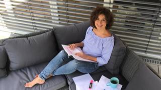Isabel Varell feet photo thumbnail