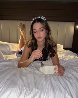 Isabela Lopez feet photo 1